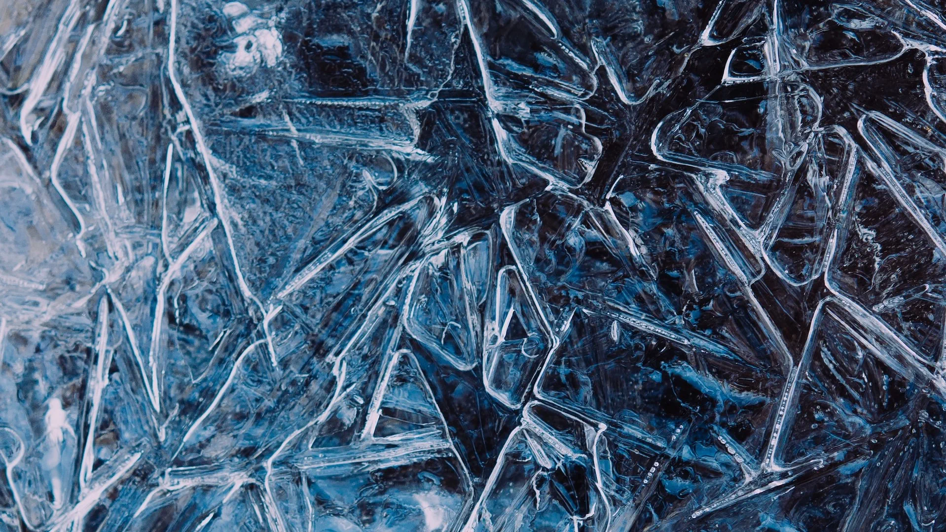Image of craced ice